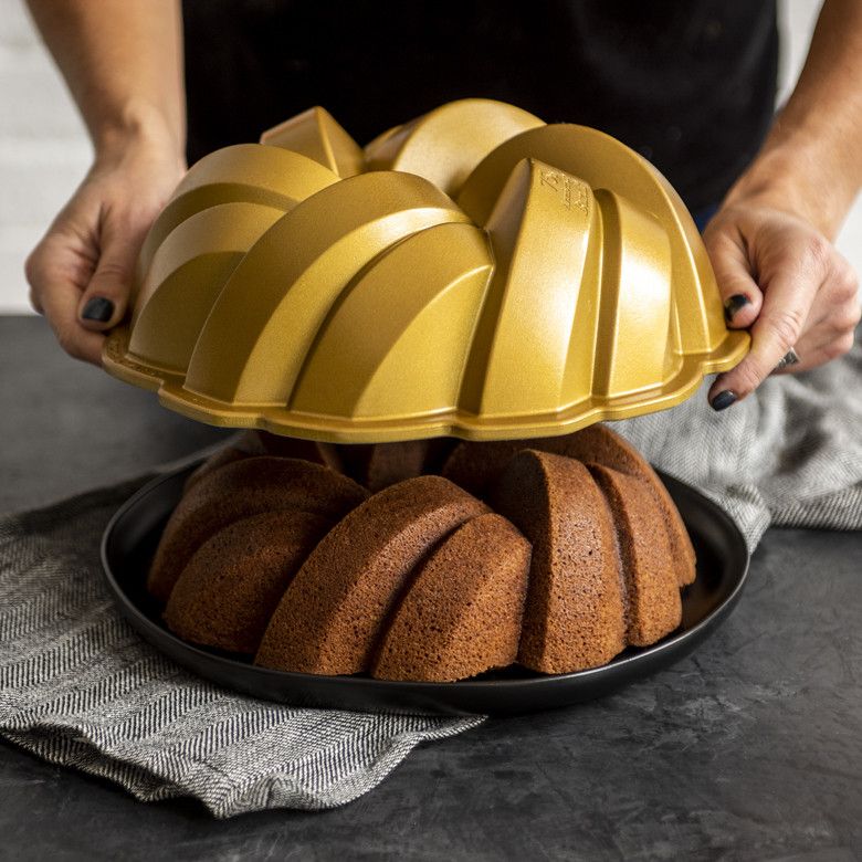 Forma Nordic Ware Braided Pan