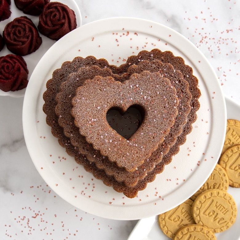Forma Nordic Ware Tiered Heart Bundt