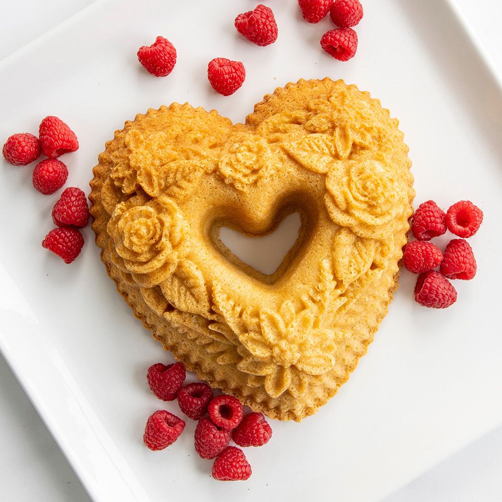 Forma Nordic Ware Floral Heart Bundt