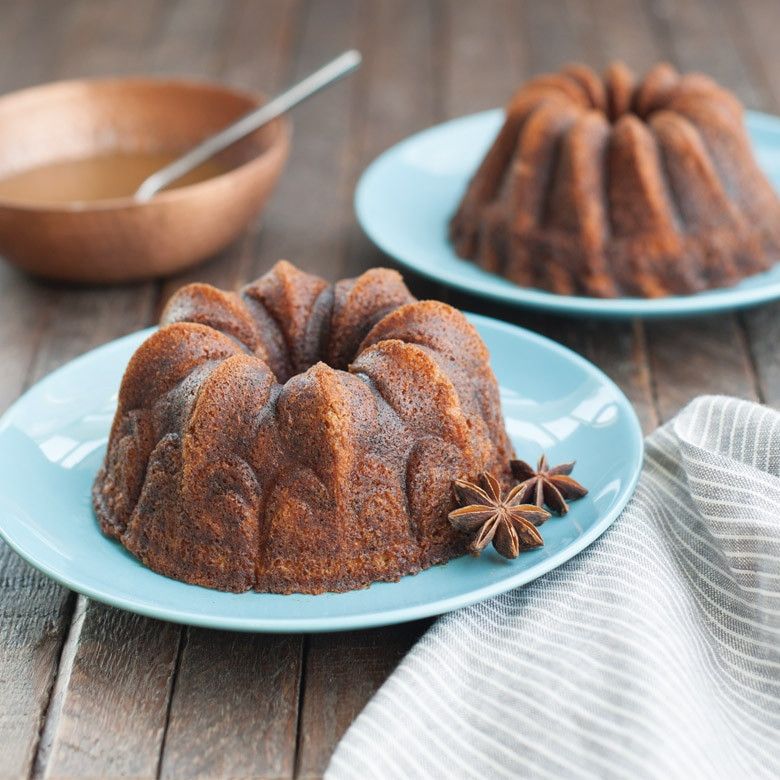 Forma Nordic Ware Bundt Duet Pan