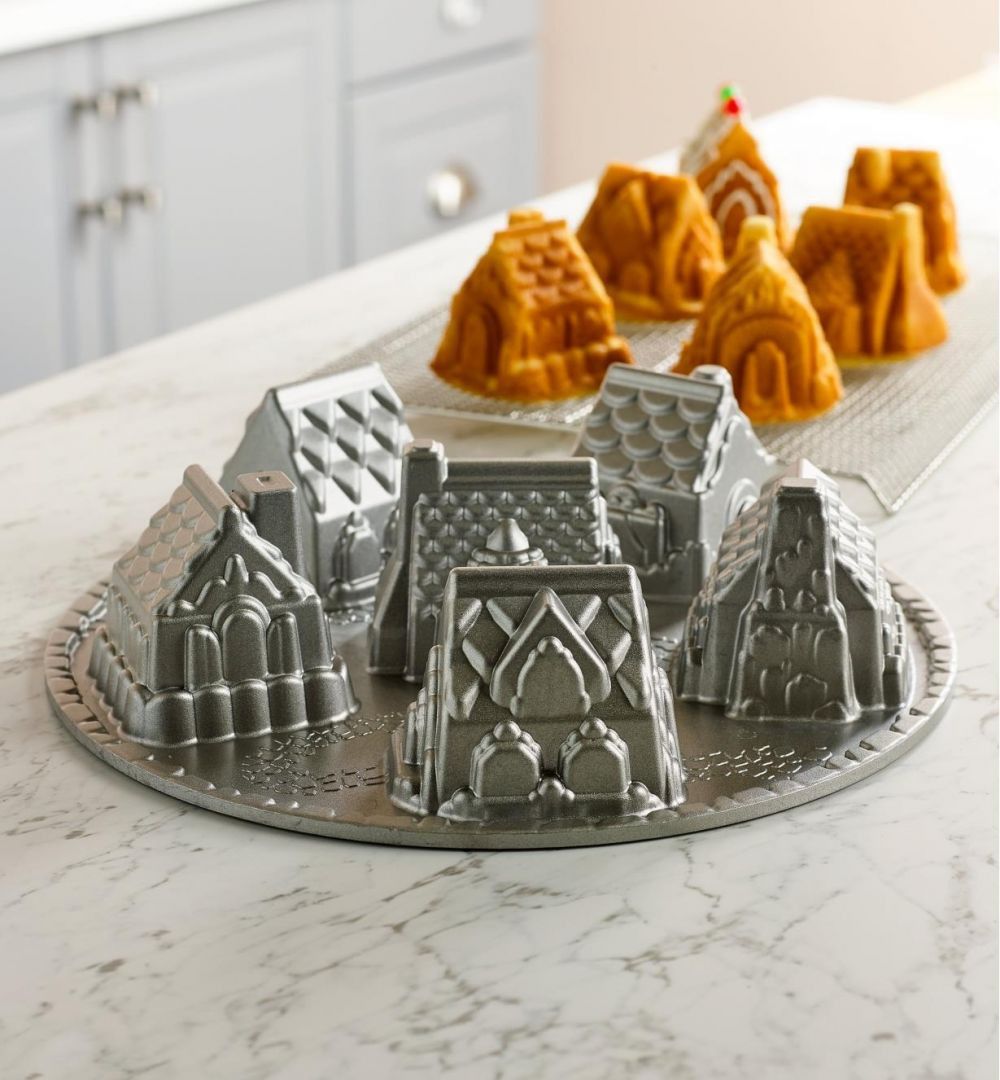 Forma Nordic Ware Cozy Village ( Baking Pan)